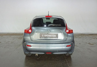 Подержанный автомобиль Nissan Juke 2011 года (5 фото)