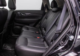 Подержанный автомобиль Nissan X-Trail 2016 года (11 фото)