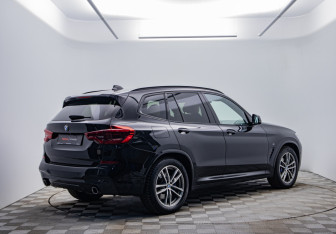 Подержанный автомобиль BMW X3 2019 года (5 фото)