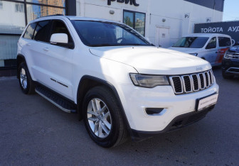 Подержанный автомобиль Jeep Grand Cherokee 2018 года (3 фото)