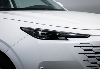 Подержанный автомобиль Changan UNI-K 2023 года (16 фото)