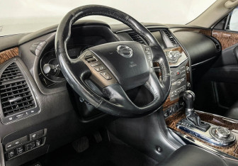 Подержанный автомобиль Nissan Patrol 2012 года (13 фото)