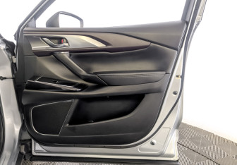 Подержанный автомобиль Mazda CX-9 2018 года (25 фото)