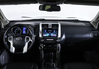 Подержанный автомобиль Toyota Land Cruiser Prado 2012 года (14 фото)