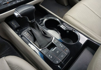 Подержанный автомобиль Kia Carnival 2018 года (17 фото)