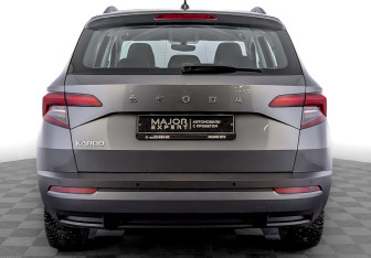 Подержанный автомобиль Skoda Karoq 2020 года (5 фото)