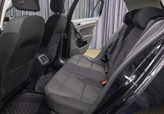 Подержанный автомобиль Volkswagen Golf Hatchback 2016 года (12 фото)