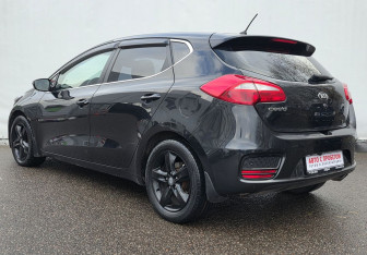 Подержанный автомобиль Kia Ceed Hatchback 2015 года (7 фото)