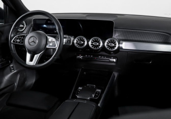 Подержанный автомобиль Mercedes-Benz GLB 2020 года (12 фото)