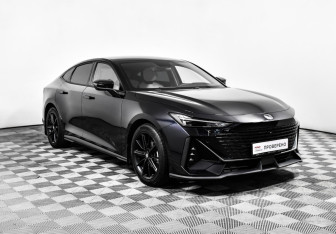 Подержанный автомобиль Changan UNI-V 2022 года (3 фото)