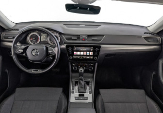 Подержанный автомобиль Skoda Superb Liftback 2021 года (14 фото)