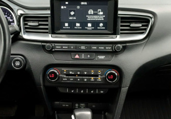 Подержанный автомобиль Kia Ceed Wagon 2019 года (14 фото)