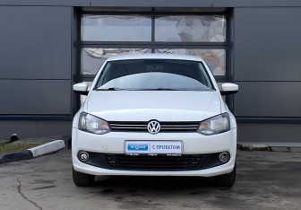 Подержанный автомобиль Volkswagen Polo Sedan 2012 года (2 фото)