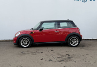 Подержанный автомобиль MINI Hatch 2013 года (8 фото)