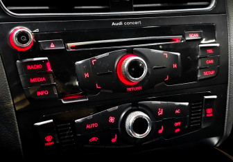 Подержанный автомобиль Audi Q5 2013 года (15 фото)