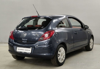 Подержанный автомобиль Opel Corsa 2007 года (5 фото)