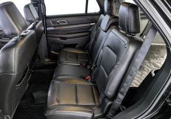 Подержанный автомобиль Ford Explorer 2018 года (12 фото)