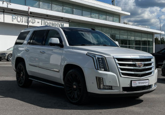 Подержанный автомобиль Cadillac Escalade Suv 2018 года (3 фото)