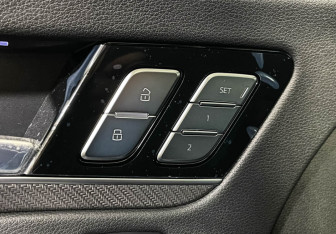 Подержанный автомобиль Audi Q5 2025 года (19 фото)