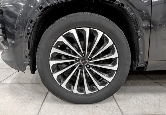 Подержанный автомобиль Exeed TXL 2022 года (18 фото)