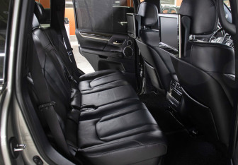 Подержанный автомобиль Lexus LX 2017 года (12 фото)