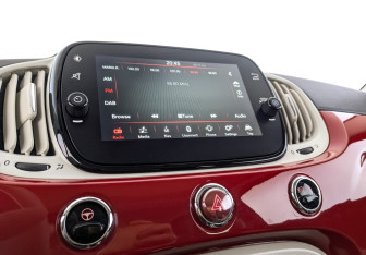 Подержанный автомобиль Fiat 500 Hatchback 2021 года (26 фото)