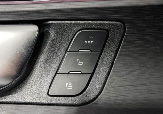 Подержанный автомобиль Changan UNI-K 2023 года (17 фото)