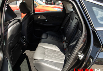 Подержанный автомобиль Chery Arrizo 8 2023 года (8 фото)