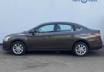 Подержанный автомобиль Nissan Sentra Sedan 2014 года (5 фото)