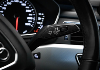 Подержанный автомобиль Audi A4 Sedan 2016 года (18 фото)