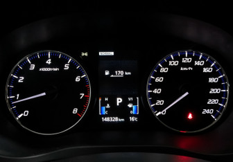 Подержанный автомобиль Mitsubishi Outlander 2022 года (16 фото)