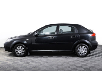 Подержанный автомобиль Chevrolet Lacetti Sedan 2010 года (8 фото)