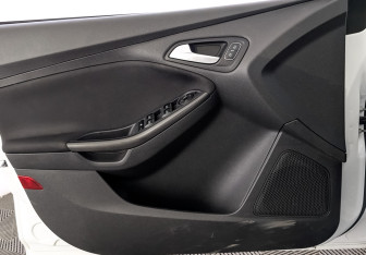 Подержанный автомобиль Ford Focus Hatchback 2018 года (19 фото)