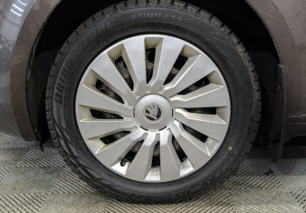 Подержанный автомобиль Skoda Octavia Liftback 2014 года (18 фото)