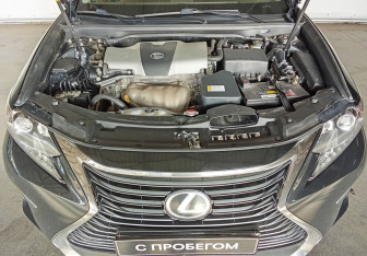 Подержанный автомобиль Lexus ES 2016 года (20 фото)