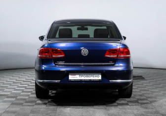 Подержанный автомобиль Volkswagen Passat Sedan 2011 года (6 фото)