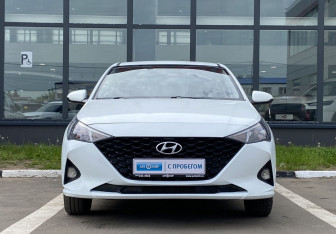 Подержанный автомобиль Hyundai Solaris Sedan 2020 года (2 фото)