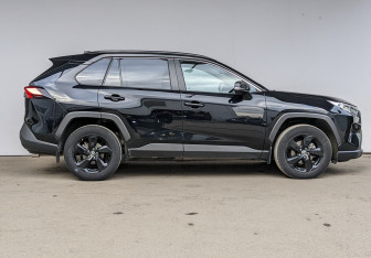 Подержанный автомобиль Toyota RAV4 2022 года (28 фото)