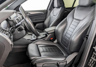 Подержанный автомобиль BMW X4 2020 года (20 фото)