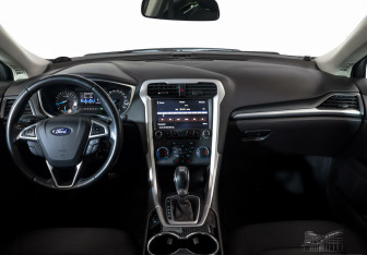 Подержанный автомобиль Ford Mondeo Sedan 2017 года (8 фото)