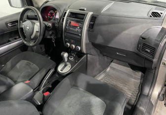Подержанный автомобиль Nissan X-Trail 2013 года (10 фото)