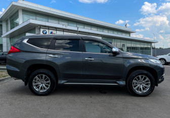 Подержанный автомобиль Mitsubishi Pajero Sport 2019 года (4 фото)