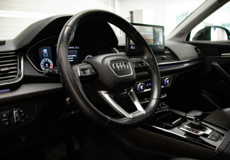 Подержанный автомобиль Audi Q5 2021 года (7 фото)