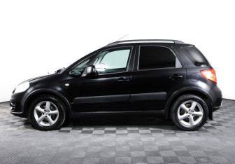 Подержанный автомобиль Suzuki SX4 Hatchback 2011 года (8 фото)
