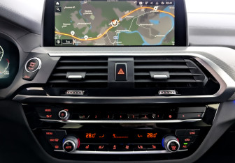 Подержанный автомобиль BMW X3 2021 года (15 фото)