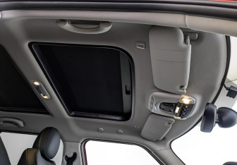 Подержанный автомобиль MINI Clubman Wagon 2020 года (23 фото)