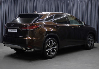 Подержанный автомобиль Lexus RX 2021 года (5 фото)