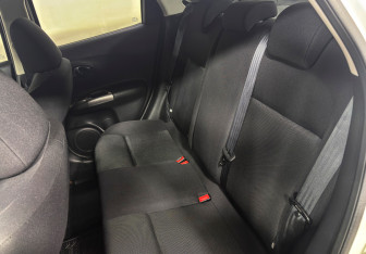 Подержанный автомобиль Nissan Juke 2013 года (12 фото)