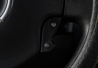 Подержанный автомобиль Renault Megane Sedan 2006 года (16 фото)