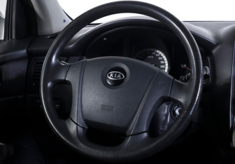 Подержанный автомобиль Kia Sportage 2007 года (13 фото)